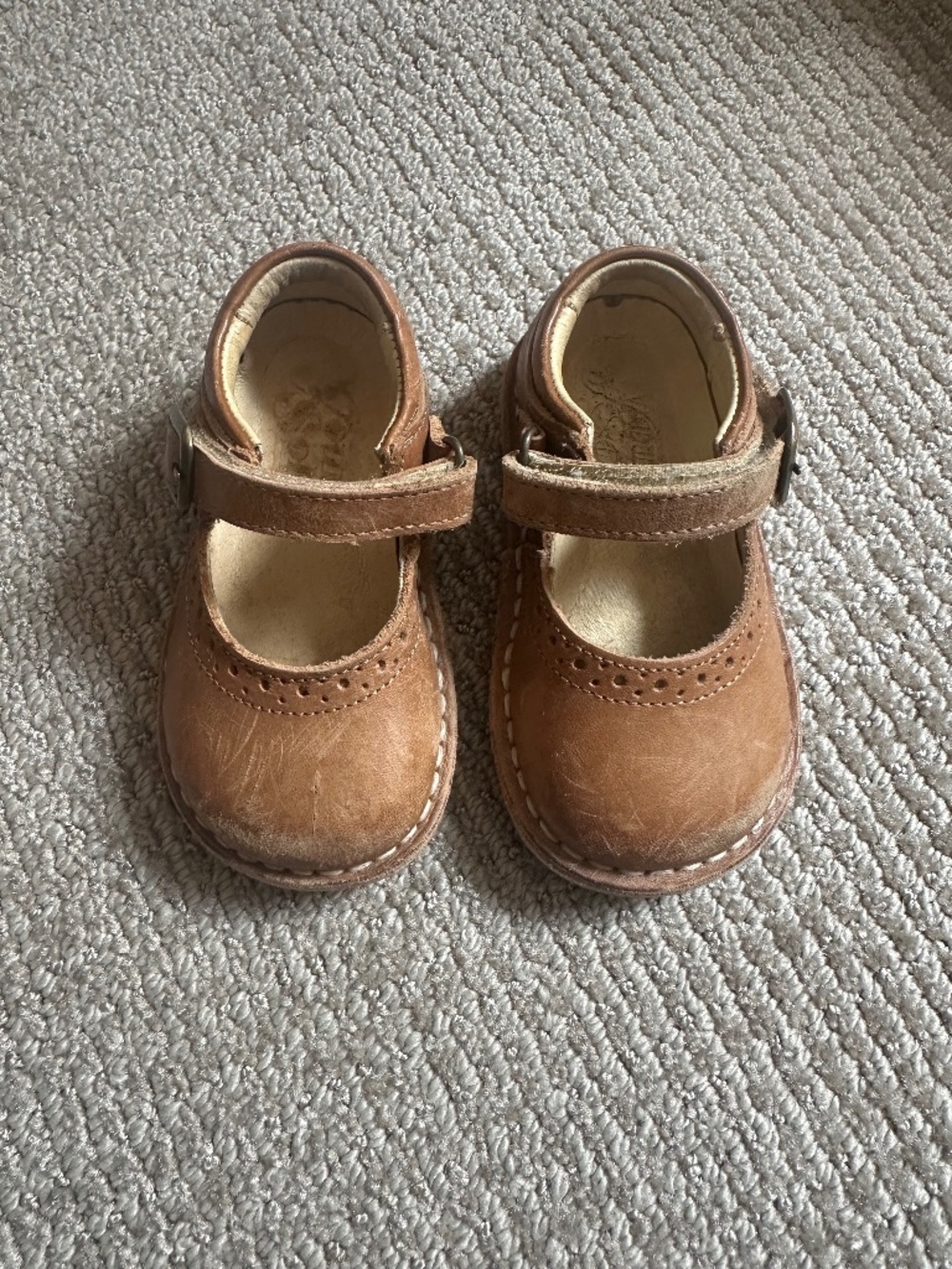 Young soles Mary janes